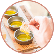 M98636 Olive oil tasting in Alentejo region, Portugal 